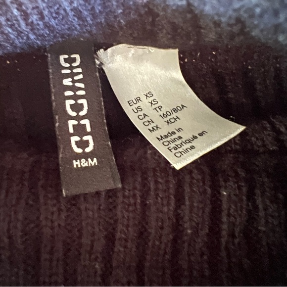 H&M Black Mock Neck Sweater - Picture 3 of 5